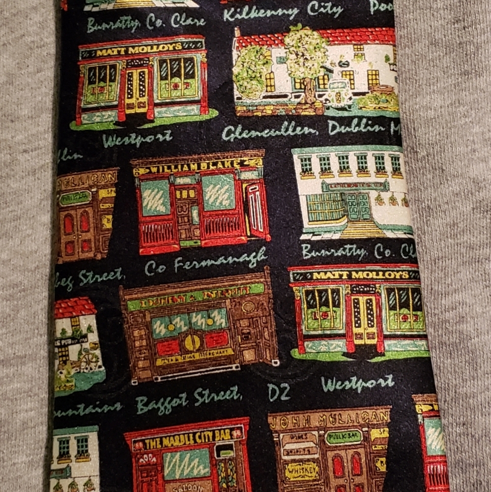 Pubs of Ireland tie euc